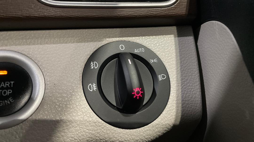 2021 LDV G10 Executive (7 Seat Mpv), Automatic, 72146 km, Utility Switches/Buttons