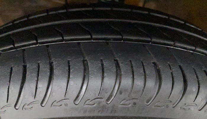2021 Maruti S PRESSO VXI CNG, CNG, Manual, 23,715 km, Right Front Tyre Tread