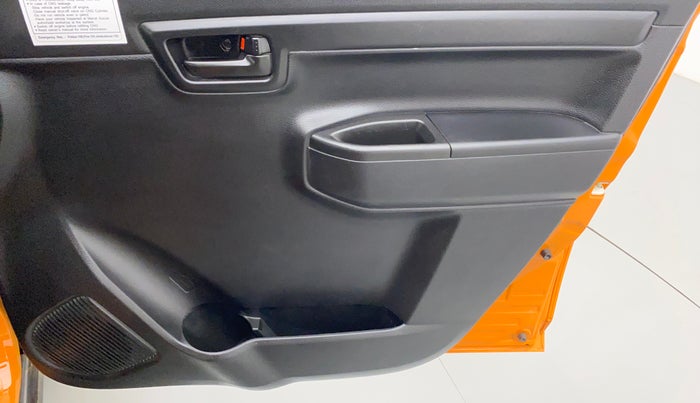 2021 Maruti S PRESSO VXI CNG, CNG, Manual, 23,715 km, Driver Side Door Panels Control