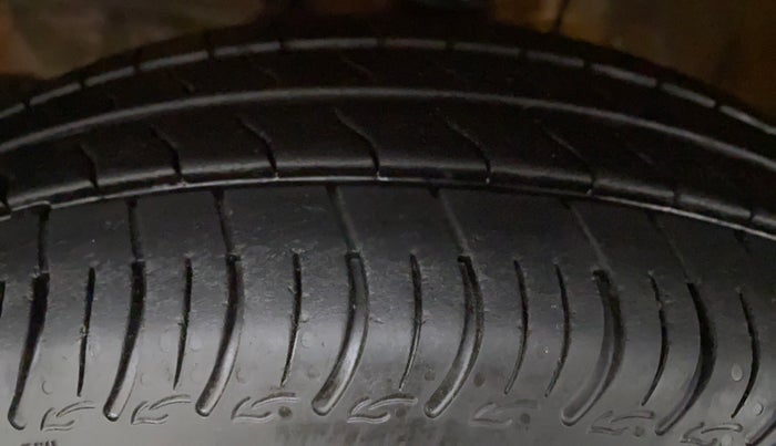 2021 Maruti S PRESSO VXI CNG, CNG, Manual, 23,715 km, Left Front Tyre Tread