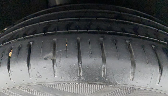 2017 Maruti Baleno ZETA CVT PETROL 1.2, Petrol, Automatic, 14,568 km, Right Rear Tyre Tread