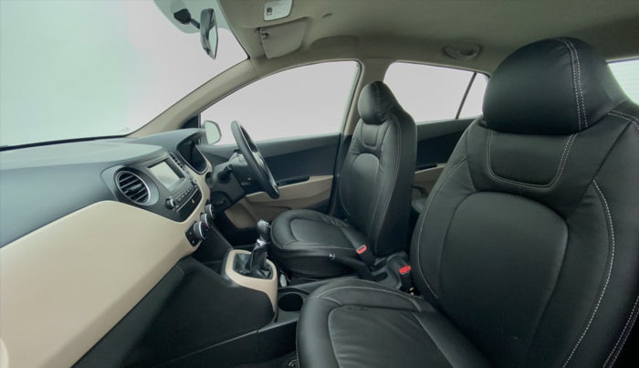 2017 Hyundai Grand i10 SPORTZ 1.2 KAPPA VTVT, Petrol, Manual, 30,615 km, Right Side Front Door Cabin View