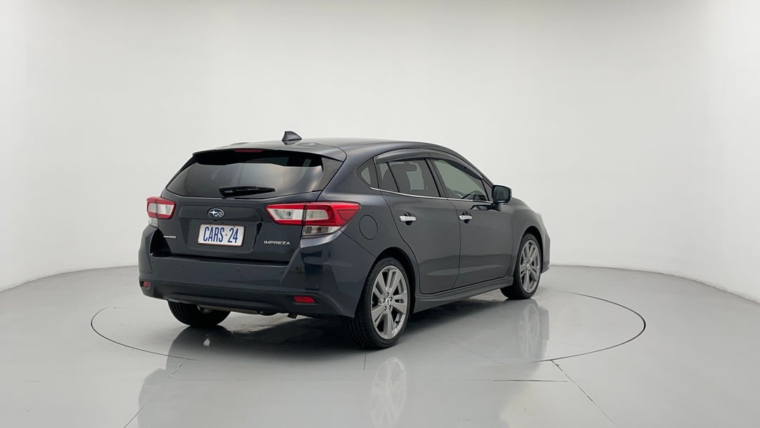 Right Back Diagonal (45- Degree) View