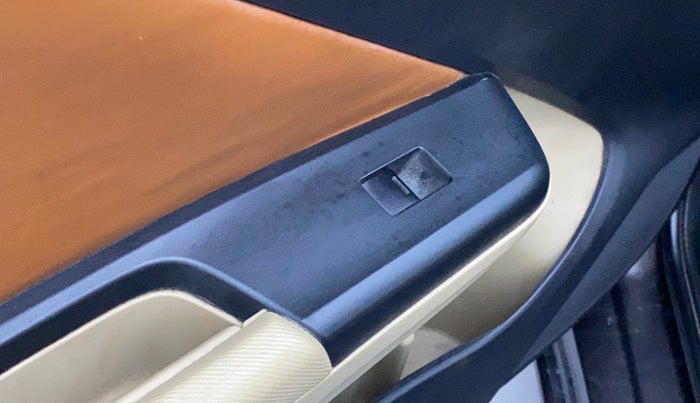 2014 Honda City 1.5L I-VTEC SV, Petrol, Manual, 77,615 km, Left front window switch / handle - Power window makes minor noise