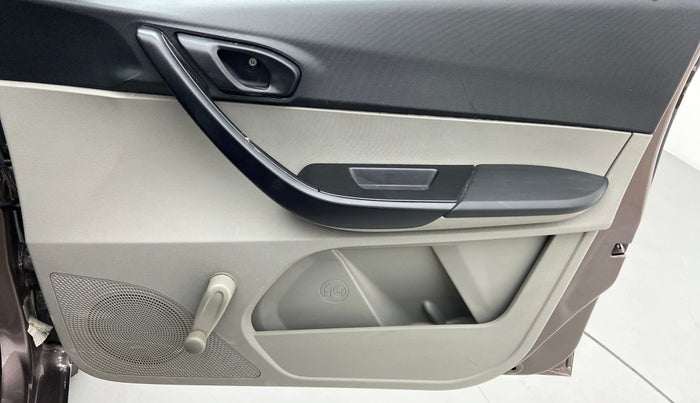 2017 Tata Tiago XE 1.2 REVOTRON, Petrol, Manual, 7,719 km, Driver Side Door Panels Control