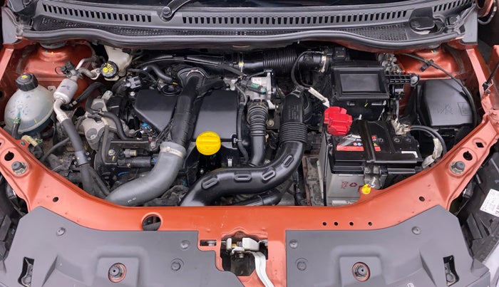 2017 Renault Captur PLATINE DUAL TONE, Diesel, Manual, 16,213 km, Engine Bonet View
