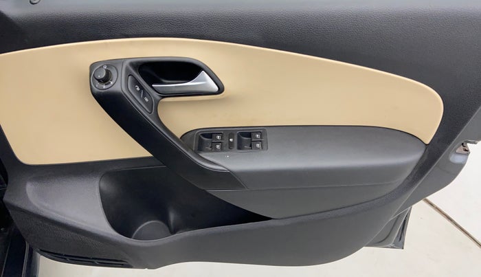 2016 Volkswagen Ameo HIGHLINE 1.2, Petrol, Manual, 37,453 km, Driver Side Door Panels Controls