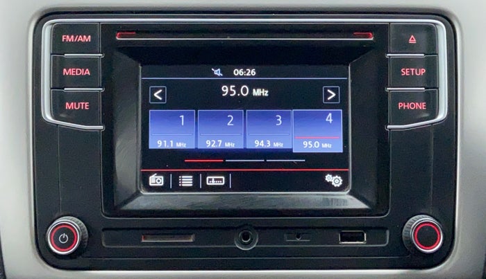 2016 Volkswagen Ameo HIGHLINE 1.2, Petrol, Manual, 37,453 km, Infotainment System