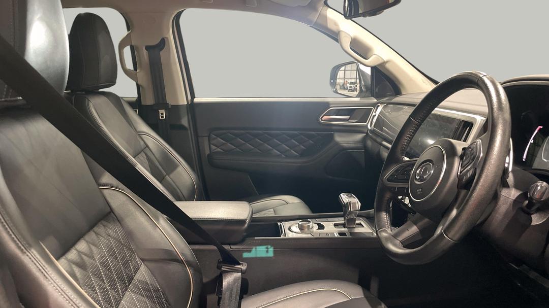2022 GWM Ute Cannon-X (4x4), Automatic, 40071 km, Right Side Front Door Cabin View