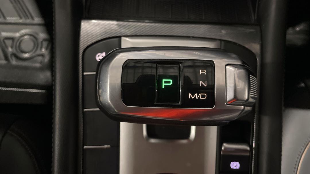2022 GWM Ute Cannon-X (4x4), Automatic, 40071 km, Gear Lever 