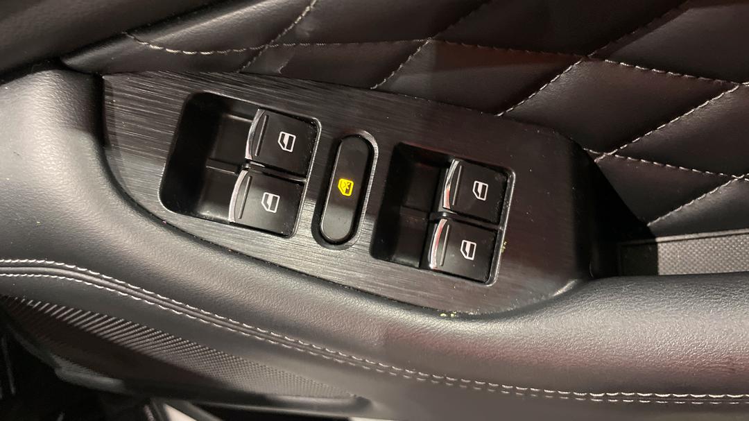 2022 GWM Ute Cannon-X (4x4), Automatic, 40071 km, Drivers Side Door Panel Controls
