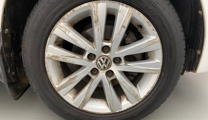 2014 Volkswagen Polo GT TSI 1.2 PETROL AT, Petrol, Automatic, 51,863 km, Right front tyre - Minor scratches