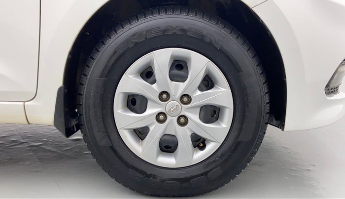 2017 Hyundai Elite i20 Magna Executive 1.2, Petrol, Manual, 23,821 km, Right Front Wheel