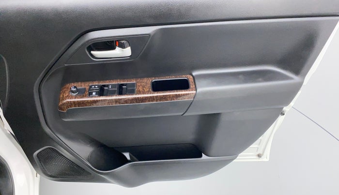 2019 Maruti New Wagon-R VXI 1.2L, Petrol, Manual, 23,734 km, Driver Side Door Panels Control
