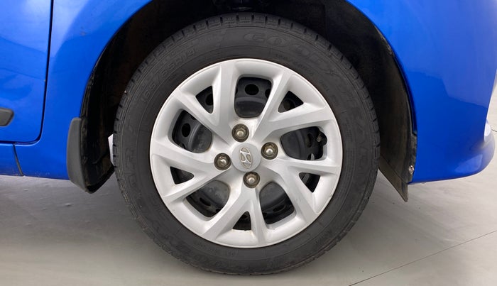 2018 Hyundai Grand i10 Magna 1.2 AT  VTVT, Petrol, Automatic, 27,144 km, Right Front Wheel