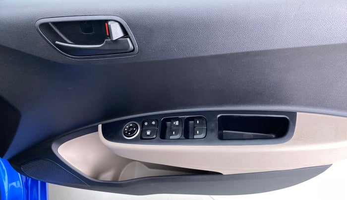 2018 Hyundai Grand i10 Magna 1.2 AT  VTVT, Petrol, Automatic, 27,144 km, Driver Side Door Panels Control
