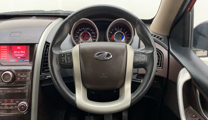 2014 Mahindra XUV500 W8, Diesel, Manual, 82,262 km, Steering Wheel Close Up
