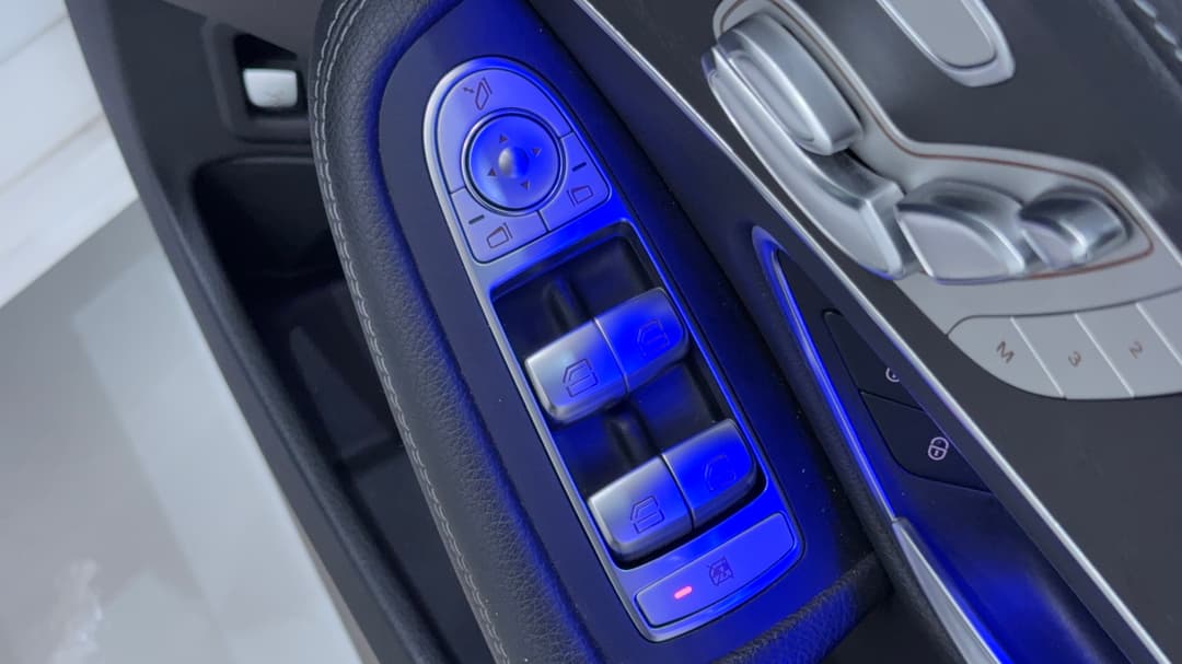 2019 Mercedes-benz C200 Eq (hybrid), Automatic, 55381 km, Drivers Side Door Panel Controls