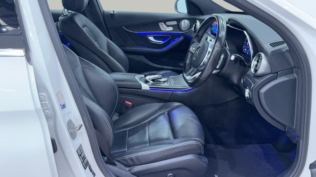 2019 Mercedes-benz C200 Eq (hybrid), Automatic, 55381 km, Right Side Front Door Cabin View