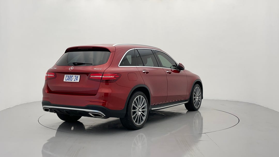 Right Back Diagonal (45- Degree) View