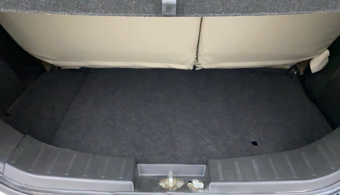 2016 Maruti Wagon R 1.0 VXI AMT, Petrol, Automatic, 9,604 km, Boot Inside
