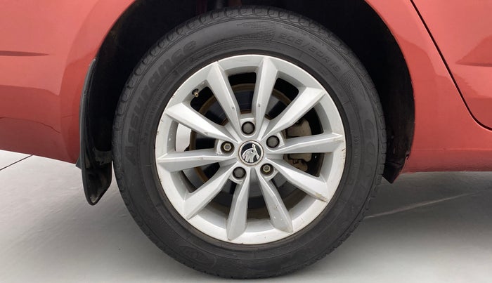 2014 Skoda Octavia ELEGANCE 1.8 TSI AT, Petrol, Automatic, 82,464 km, Right Rear Wheel