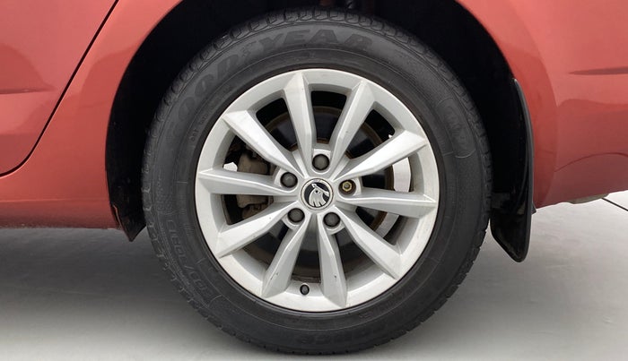 2014 Skoda Octavia ELEGANCE 1.8 TSI AT, Petrol, Automatic, 82,464 km, Left Rear Wheel