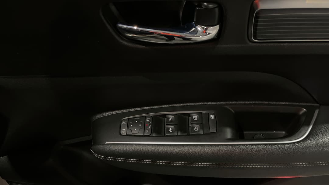 2023 Renault Koleos Zen (4x2), Automatic, 69050 km, Drivers Side Door Panel Controls