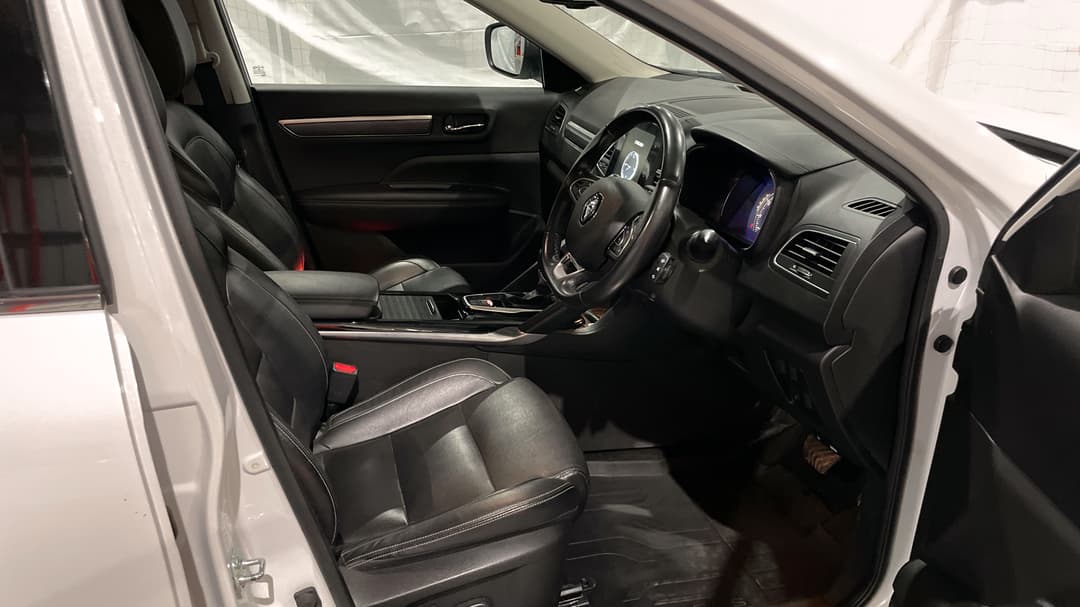 2023 Renault Koleos Zen (4x2), Automatic, 69050 km, Right Side Front Door Cabin View