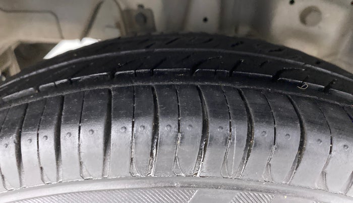 2016 Hyundai Eon ERA +, Petrol, Manual, 96,417 km, Right Rear Tyre Tread