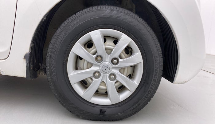 2016 Hyundai Eon ERA +, Petrol, Manual, 96,417 km, Right Front Wheel
