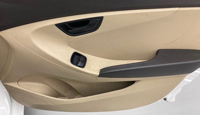 2016 Hyundai Eon ERA +, Petrol, Manual, 96,417 km, Driver Side Door Panels Control