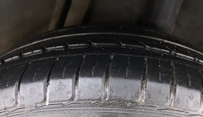 2011 Honda City S MT PETROL, Petrol, Manual, 42,365 km, Left Rear Tyre Tread
