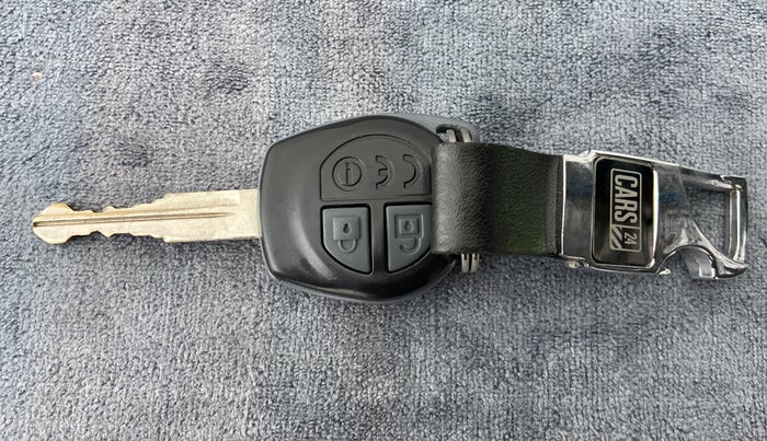 2015 Maruti Swift VDI ABS, Diesel, Manual, 1,23,276 km, Key Close Up