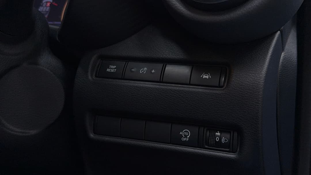 2021 Nissan Juke St-l, Automatic, 91258 km, Utility Switches/Buttons