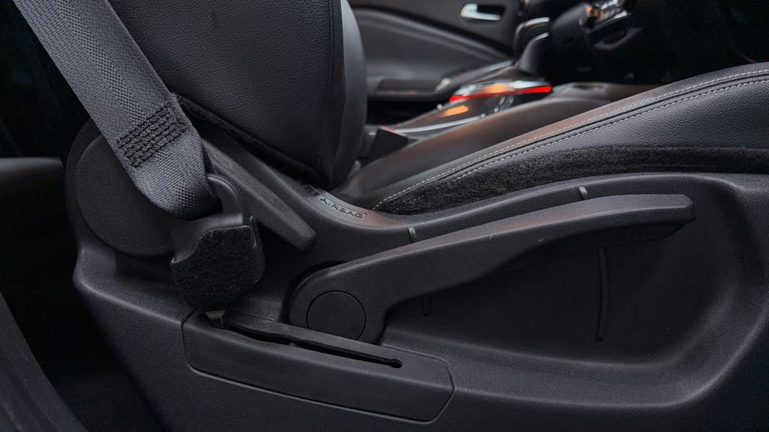 2021 Nissan Juke St-l, Automatic, 91258 km, Drivers Side Adjustment Panel