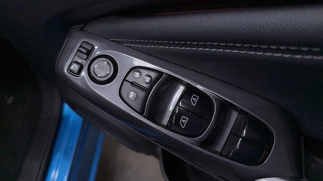 2021 Nissan Juke St-l, Automatic, 91258 km, Drivers Side Door Panel Controls