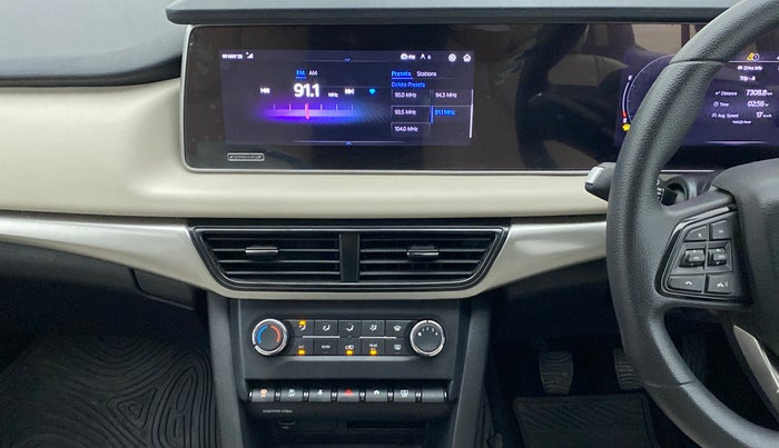2022 Mahindra XUV700 AX 5 P MT 7 STR, Petrol, Manual, 9,719 km, Air Conditioner