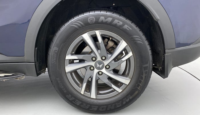 2022 Mahindra XUV700 AX 5 P MT 7 STR, Petrol, Manual, 9,719 km, Left Rear Wheel
