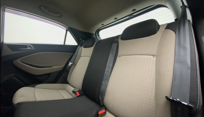 2015 Hyundai Elite i20 SPORTZ 1.2, Petrol, Manual, 86,497 km, Right Side Rear Door Cabin