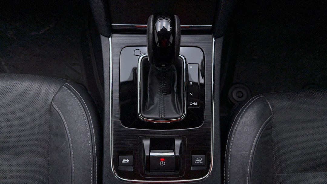 2016 Subaru Outback 2.5i Premium AWD, Automatic, 133453 km, Gear Lever 