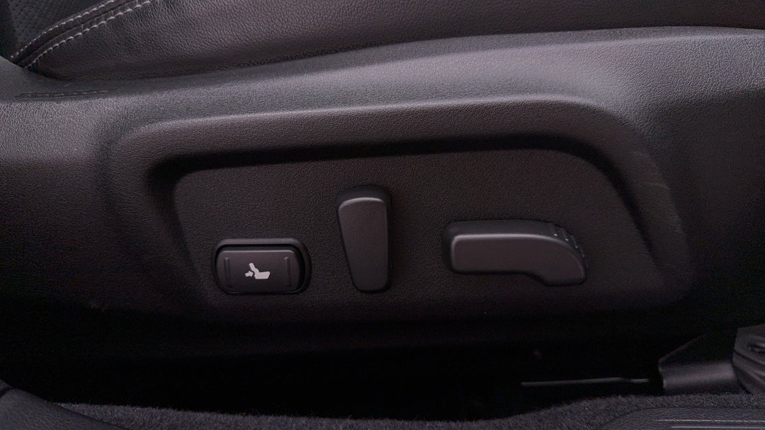 2016 Subaru Outback 2.5i Premium AWD, Automatic, 133453 km, Drivers Side Adjustment Panel