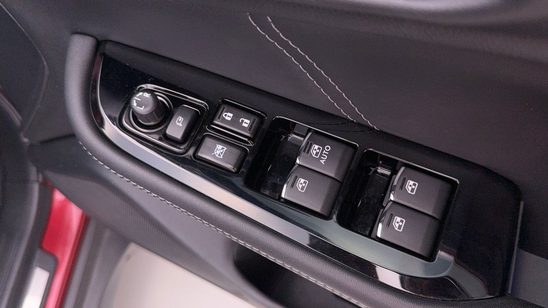 2016 Subaru Outback 2.5i Premium AWD, Automatic, 133453 km, Drivers Side Door Panel Controls