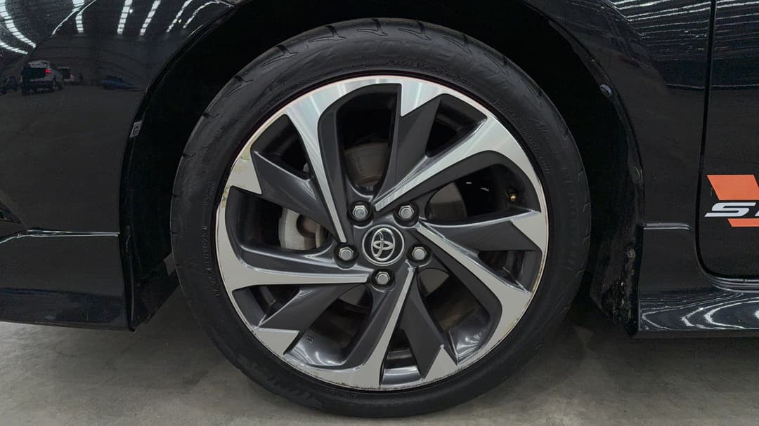 2017 Toyota Corolla Zr, Automatic, 122870 km, Left Front Wheel