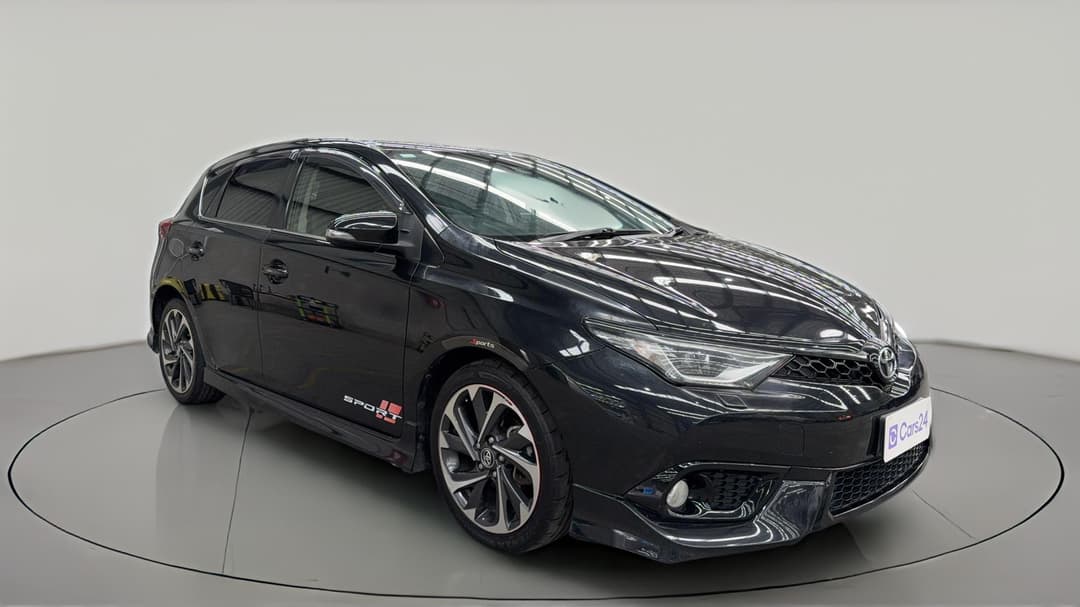 2017 Toyota Corolla Zr, Automatic, 122870 km, Right Front Diagonal (45- Degree) View