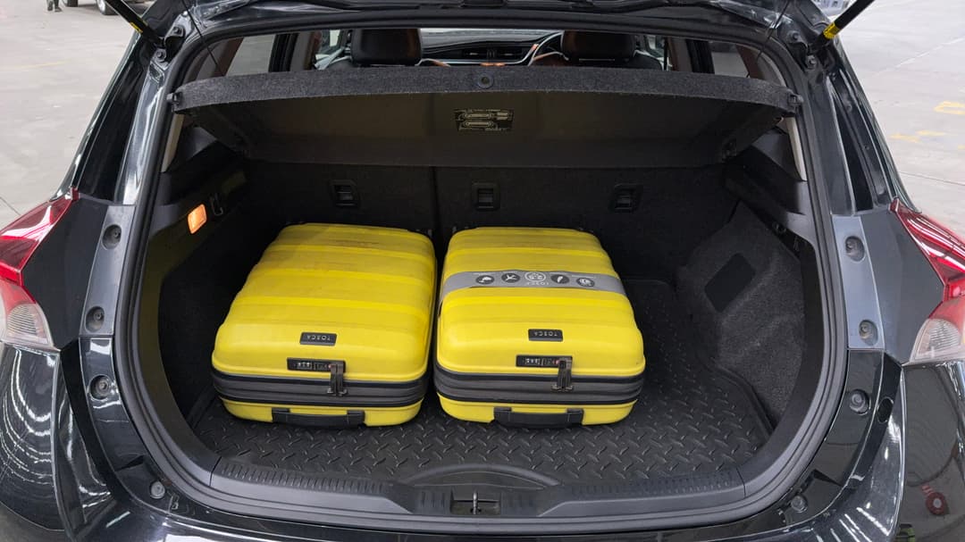 2017 Toyota Corolla Zr, Automatic, 122870 km, Boot Inside View with Luggage