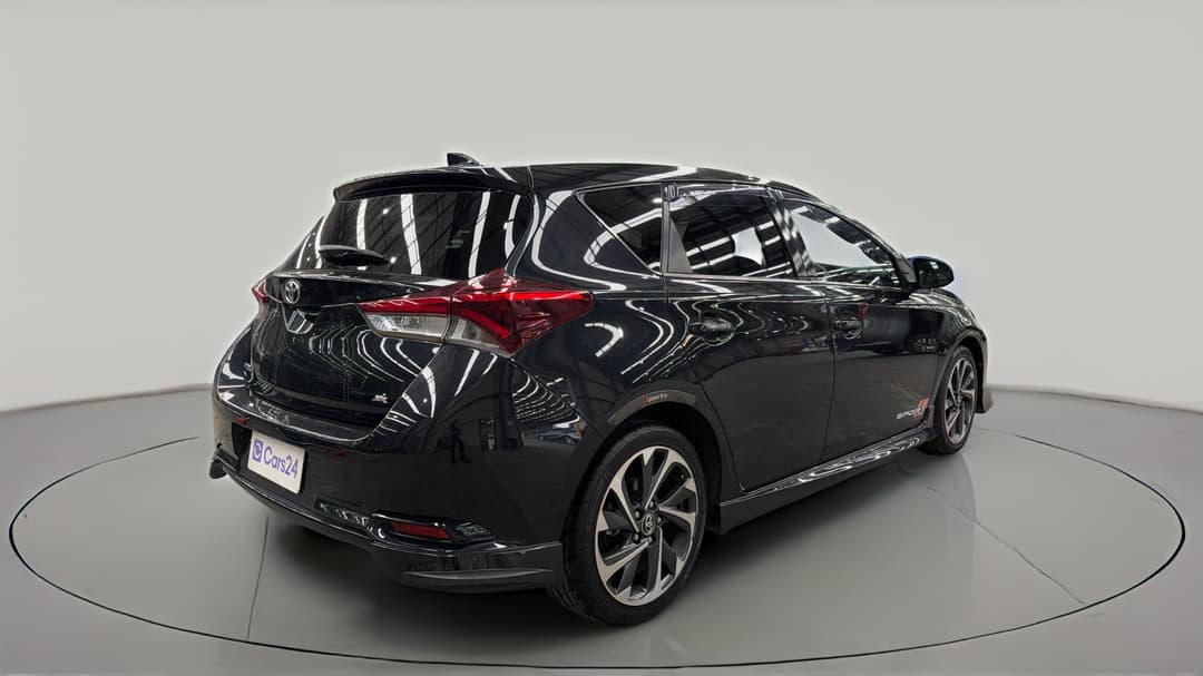 2017 Toyota Corolla Zr, Automatic, 122870 km, Right Back Diagonal (45- Degree) View
