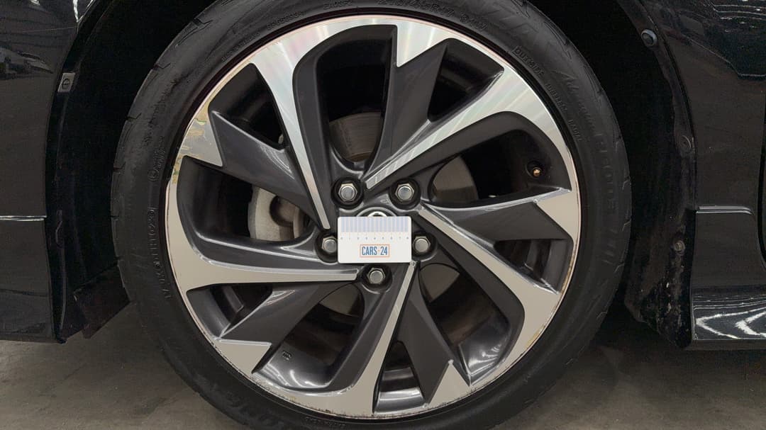 2017 Toyota Corolla Zr, Automatic, 122870 km, Wheels Rim Front LHS Gutter Rash