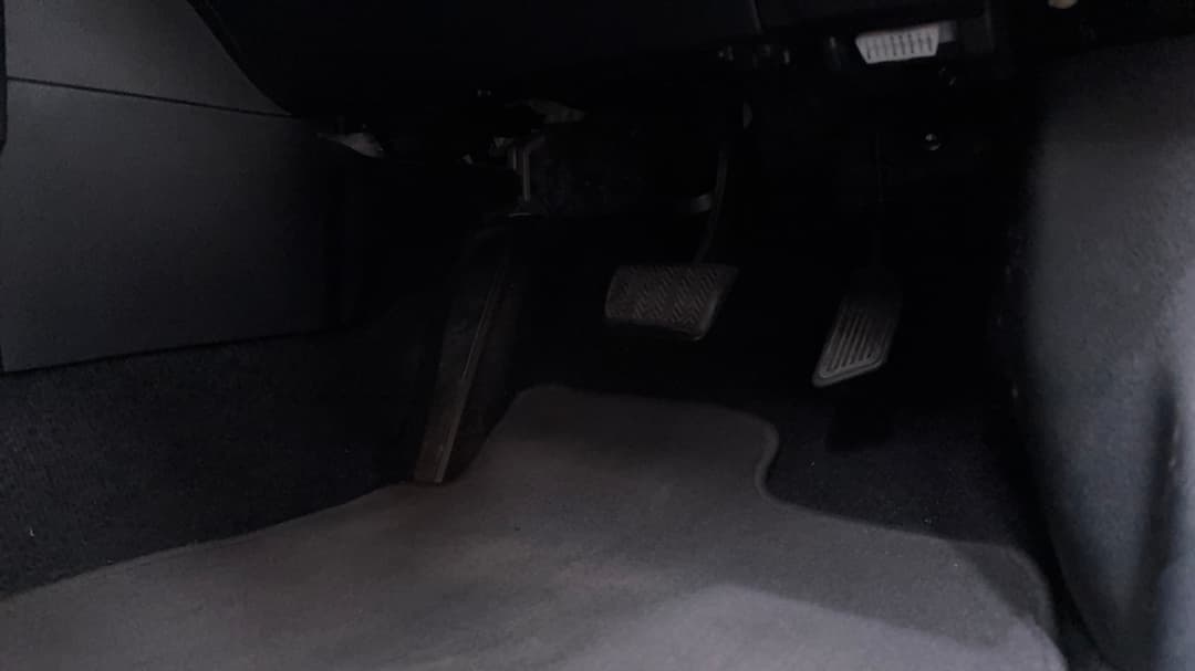 2017 Toyota Corolla Zr, Automatic, 122870 km, Pedals and Footmat