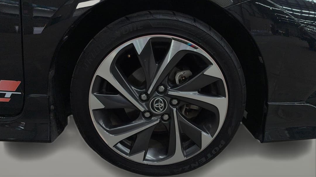 2017 Toyota Corolla Zr, Automatic, 122870 km, Right Front Wheel